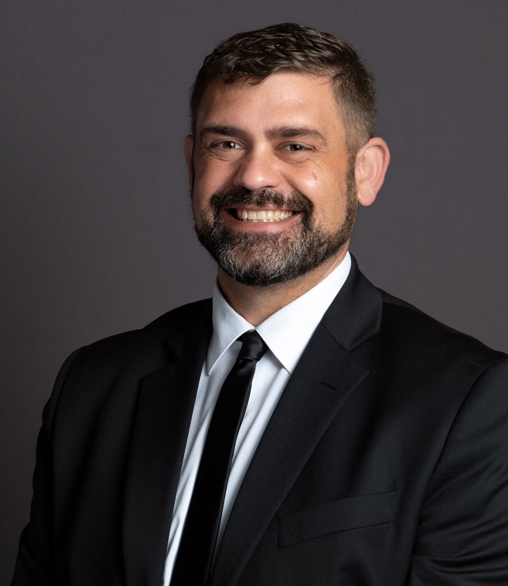 Headshot of Aaron Bruewer