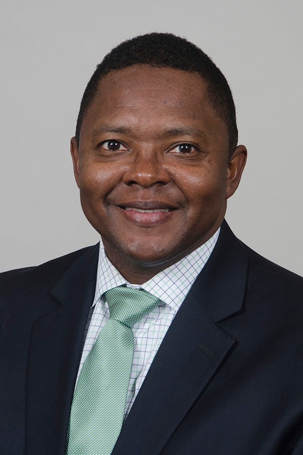 Headshot of Roderick Elmore