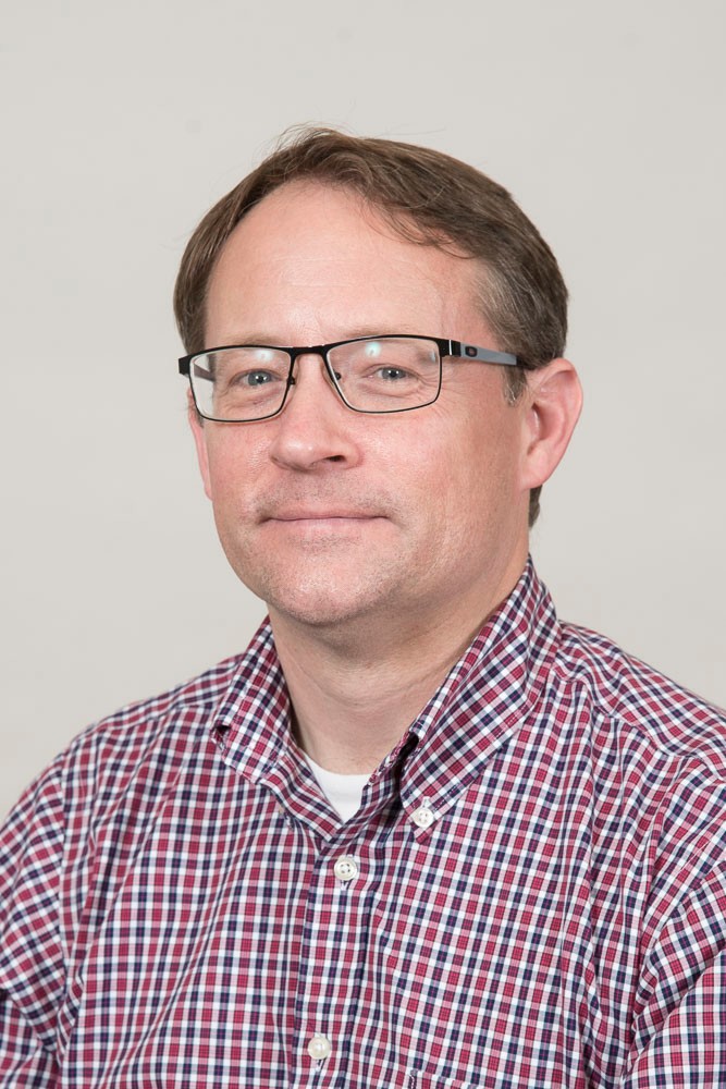 Headshot of Everett Campbell
