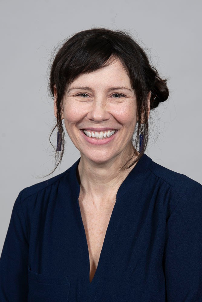 Headshot of Ali Edwards